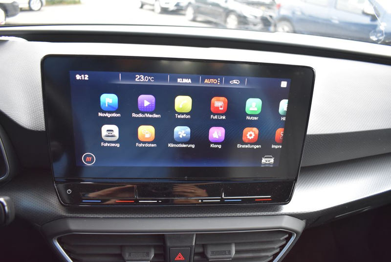 SEAT Leon Sportstourer 2.0 TDI DSG Style DSG- Automatik Navi — photo 13