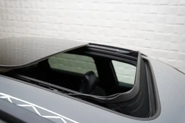 Audi A4 Avant view 10