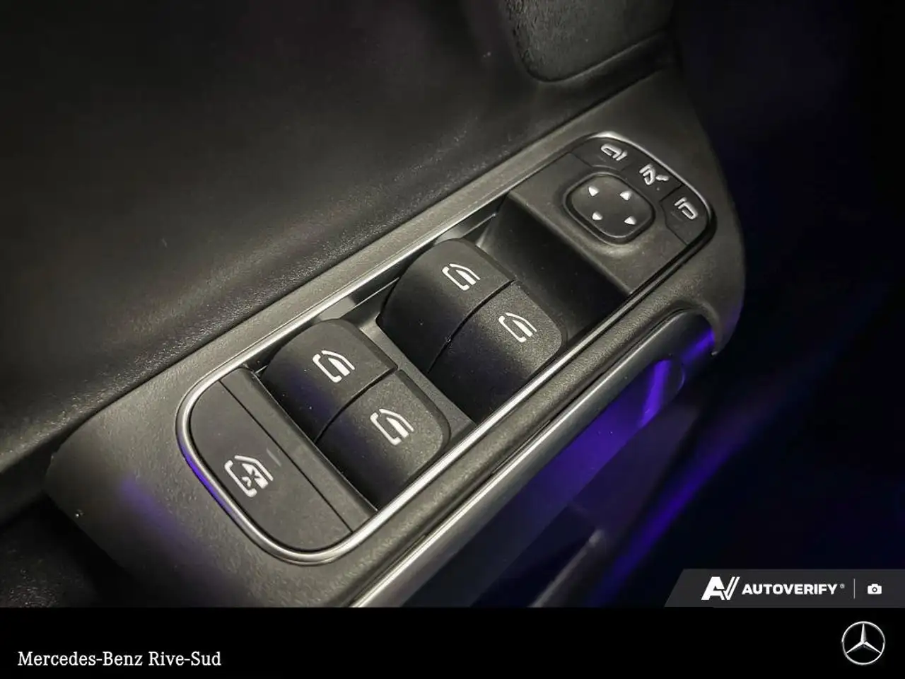 Mercedes-Benz GLB снимка Mercedes-Benz GLB