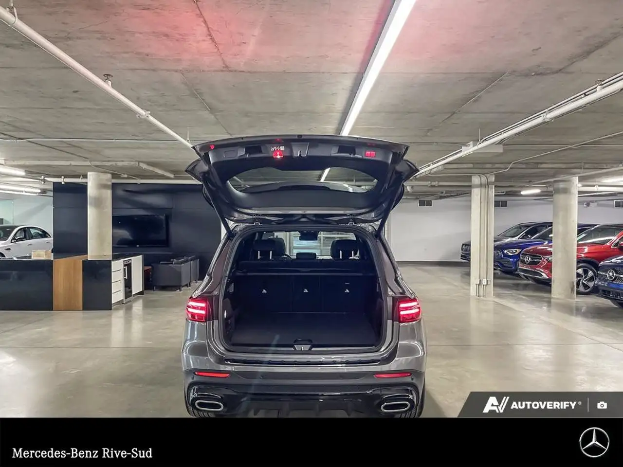Mercedes-Benz GLB снимка Mercedes-Benz GLB