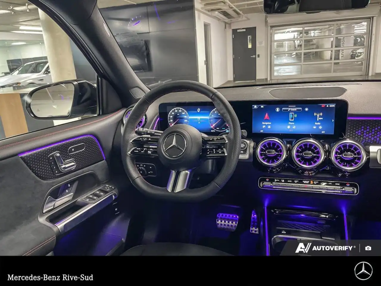 Mercedes-Benz GLB снимка Mercedes-Benz GLB