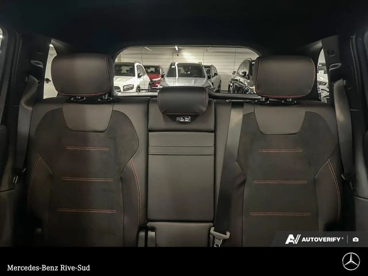 Mercedes-Benz GLB снимка Mercedes-Benz GLB
