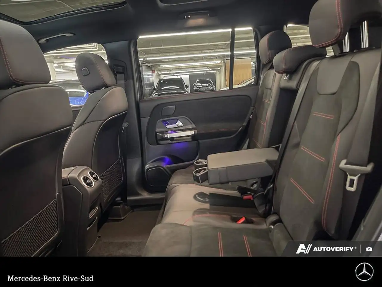 Mercedes-Benz GLB снимка Mercedes-Benz GLB