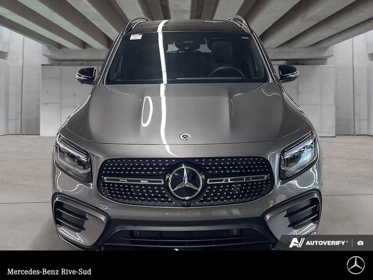 Mercedes-Benz GLB снимка Mercedes-Benz GLB