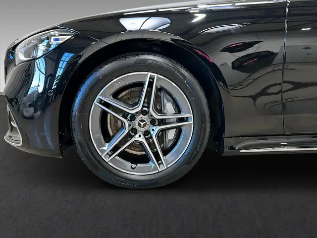 Mercedes-Benz S Class view 4