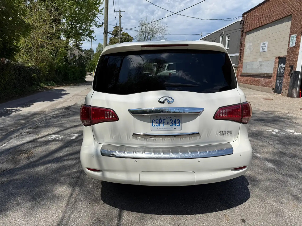 Infiniti QX80 снимка Infiniti QX80
