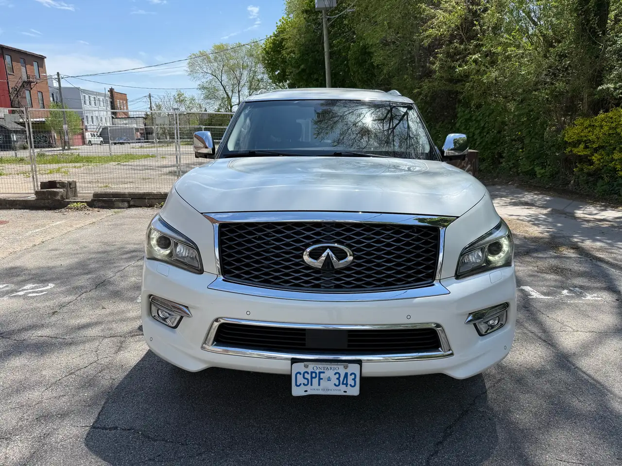 Infiniti QX80 снимка Infiniti QX80