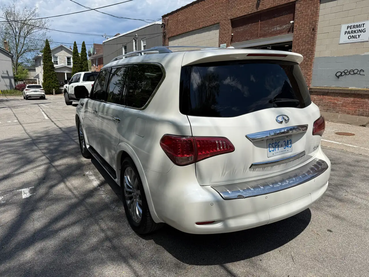 Infiniti QX80 снимка Infiniti QX80
