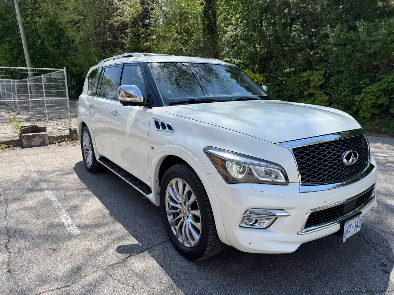 Infiniti QX80 снимка Infiniti QX80