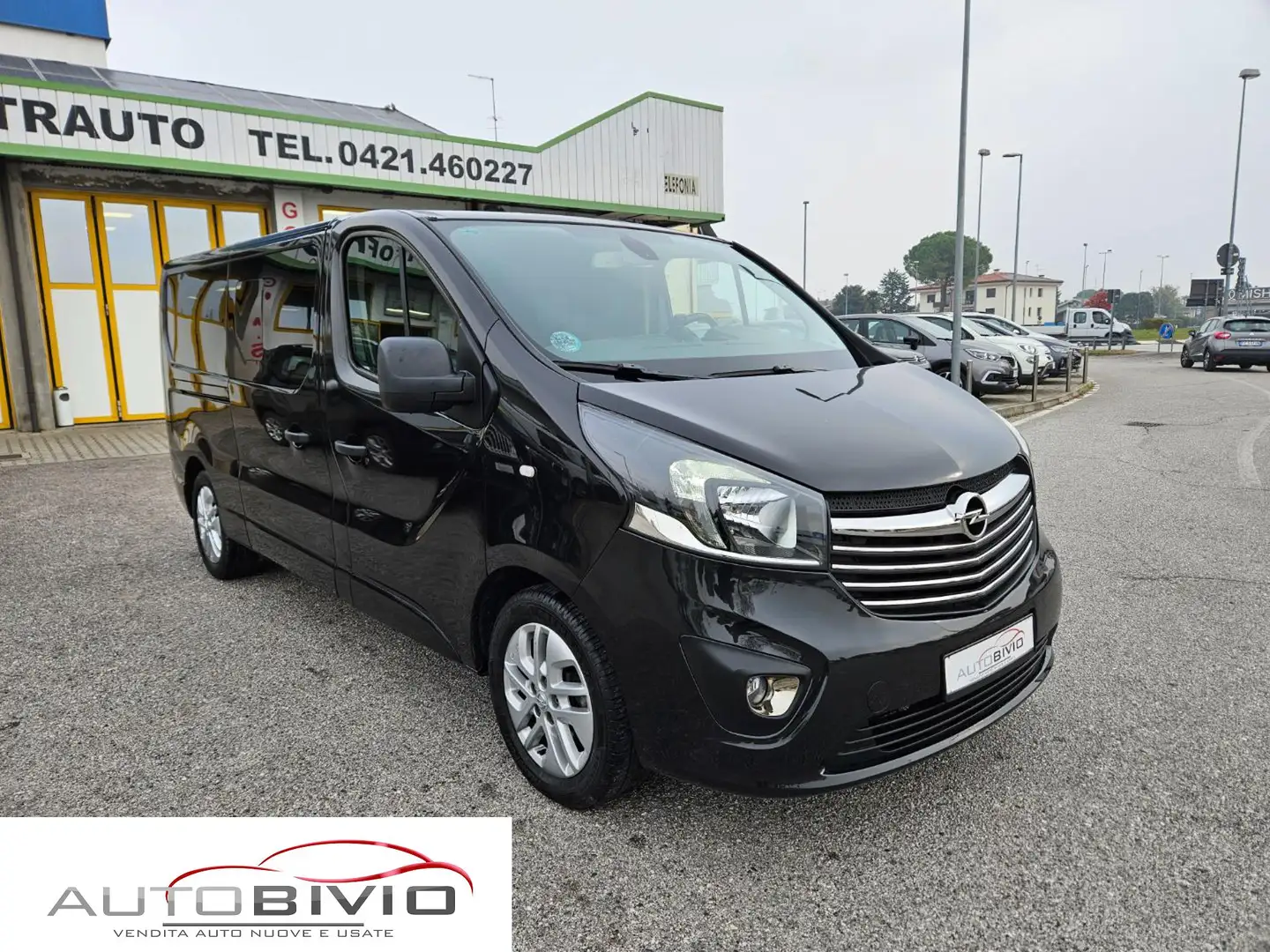 Opel Vivaro 29 1.6 BiTurbo S&S EcoFLEX PL-TN Combi Siyah - 1