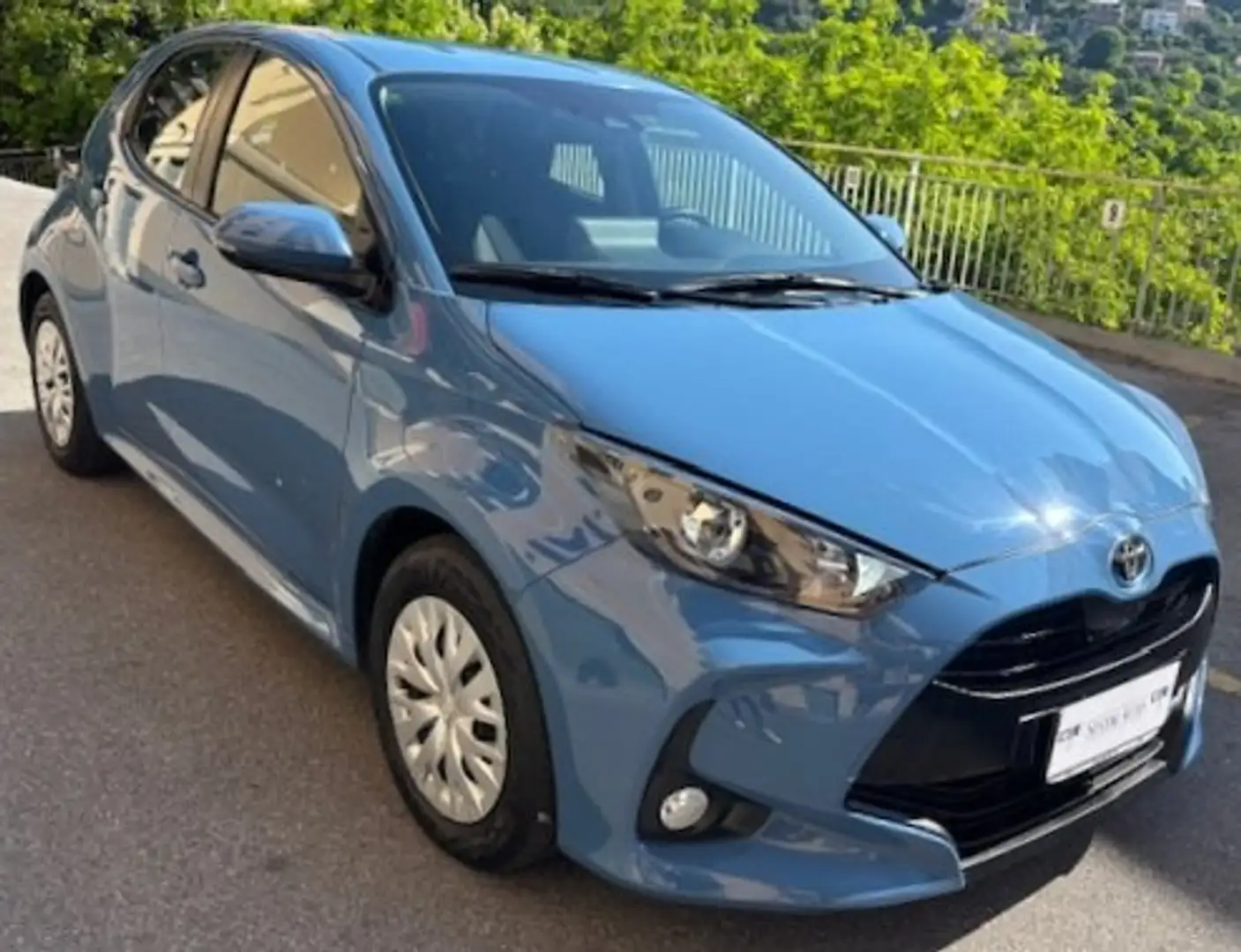 Toyota Yaris Hybrid 1.5i 116CV Active Bleu - 1