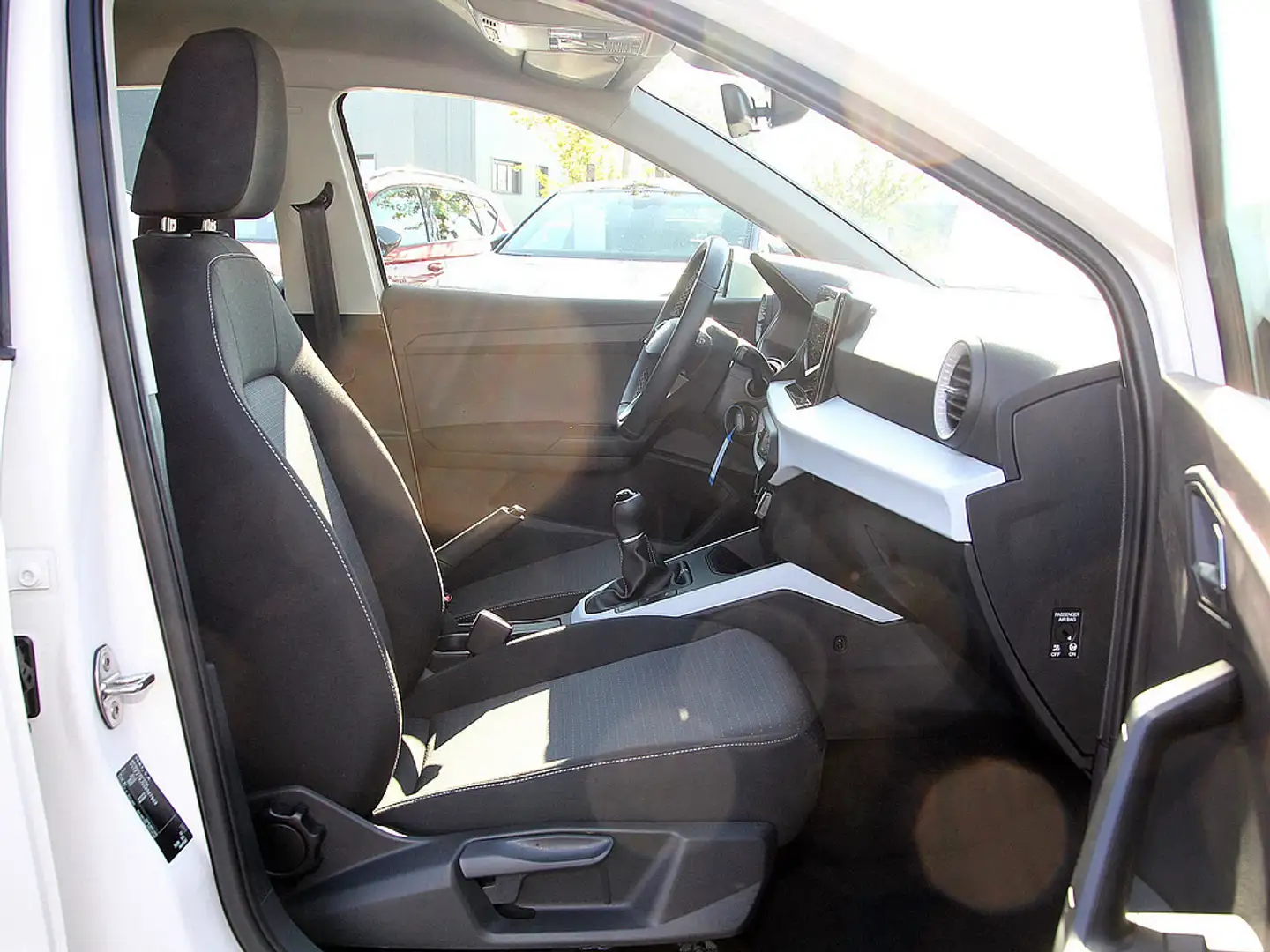 SEAT Arona 1.0 TSI Style NAVI KAMERA LED SHZ APP Weiß - 2