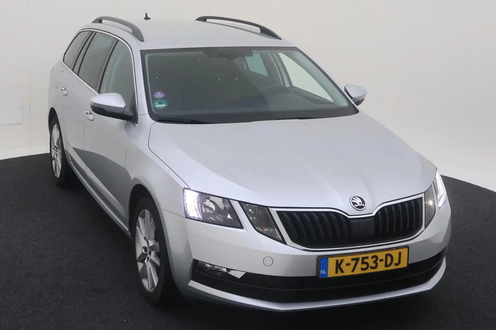 Skoda Octavia Combi 1.5 TSI 150pk Automaat Business Edition Argent - 2