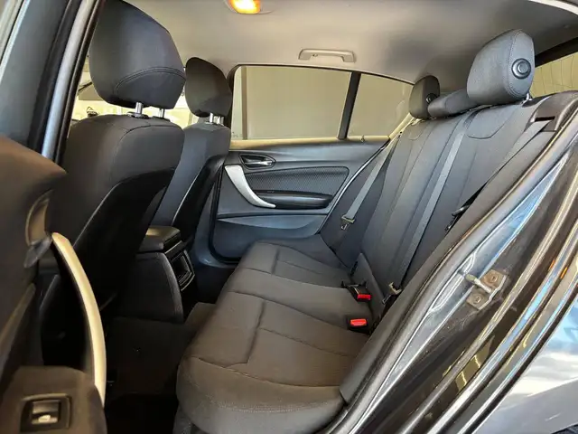 BMW 1 Series view 11