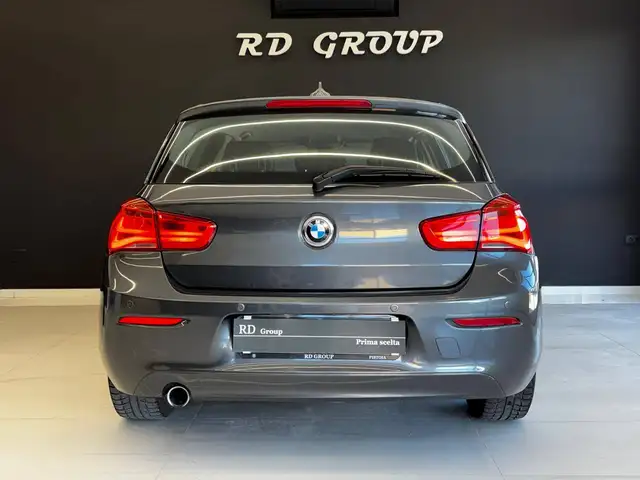 BMW 1 Series view 5