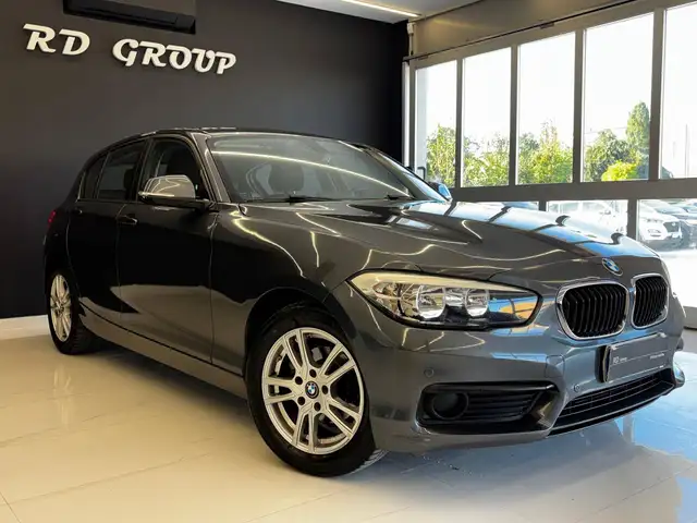BMW 1 Series view 4