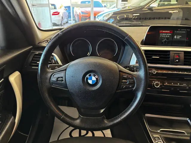 BMW 1 Series view 15