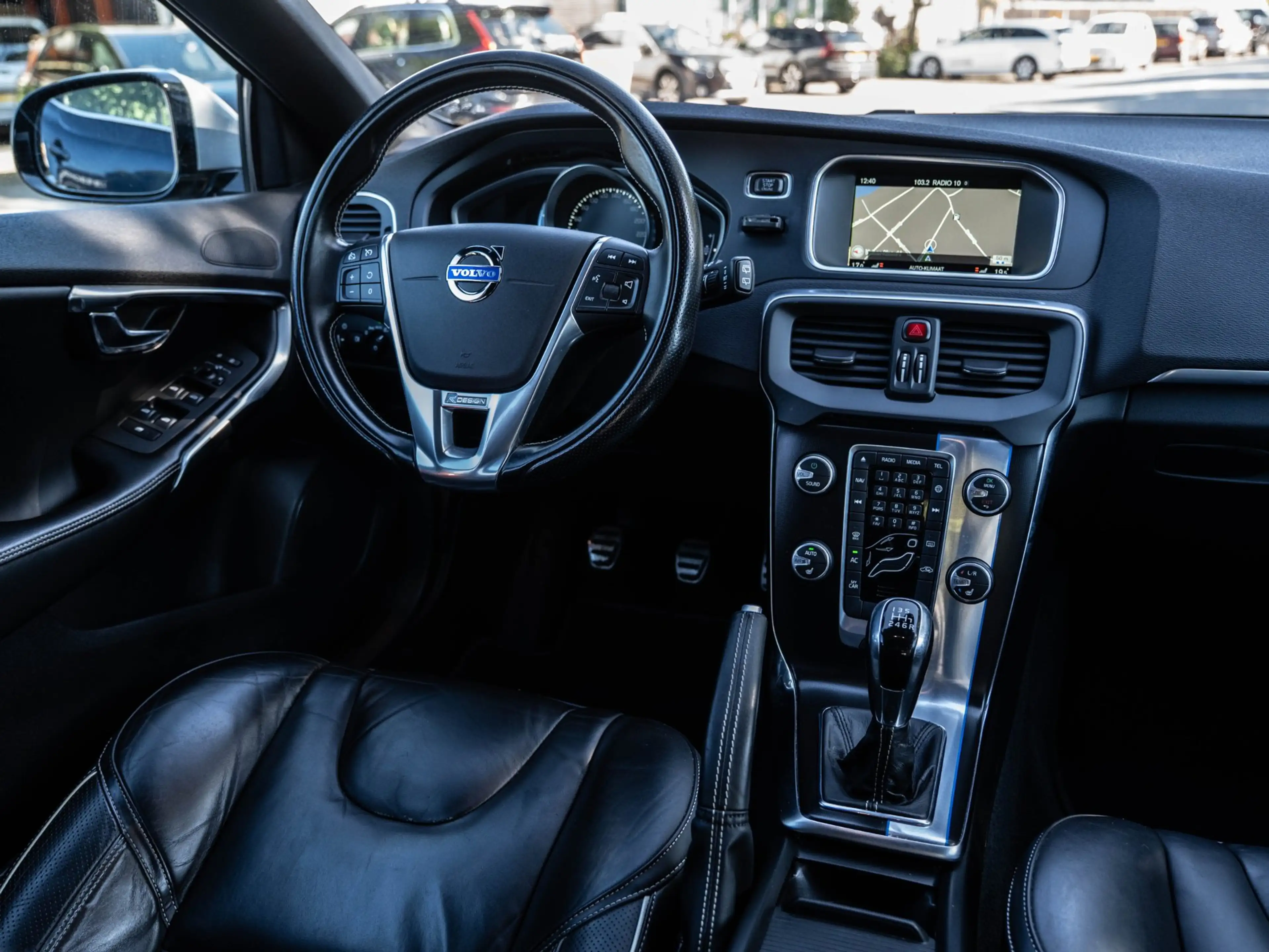 Volvo V40 2.0 D4 R-Design Business | STOEL VERW ZWART LEDER — photo 2