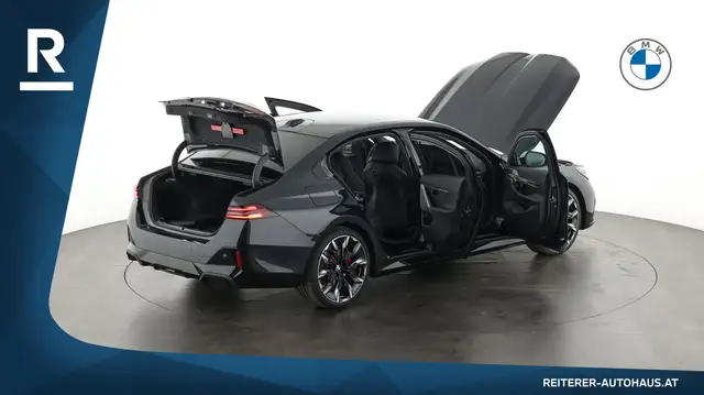 BMW 5 Series view 12
