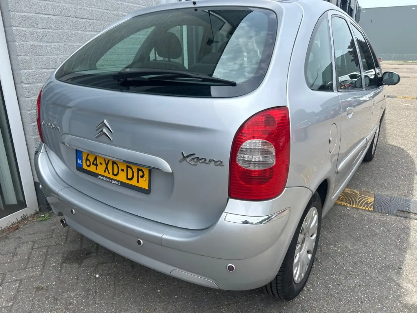 Citroen Xsara 1.6I-16V 106.660km nap pas/ dealer onderhouden Grijs - 2