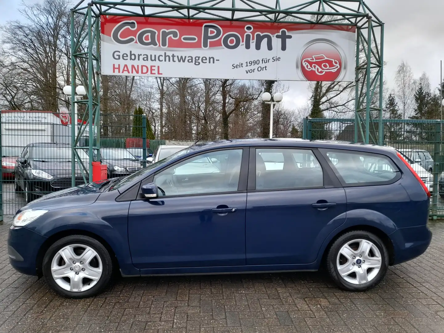 Ford Focus Style + Modrá - 1