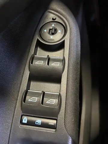 Ford C-Max view 21