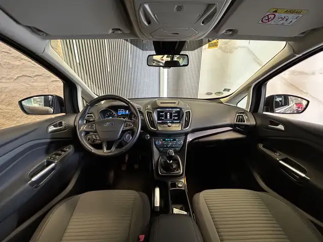 Ford C-Max view 3