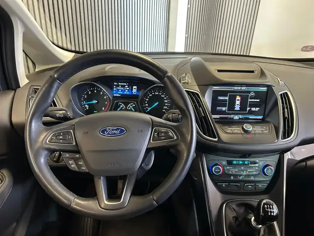 Ford C-Max view 4