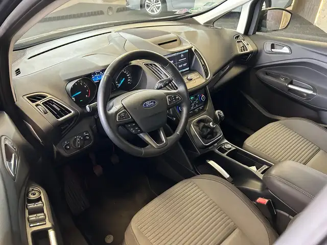 Ford C-Max view 5
