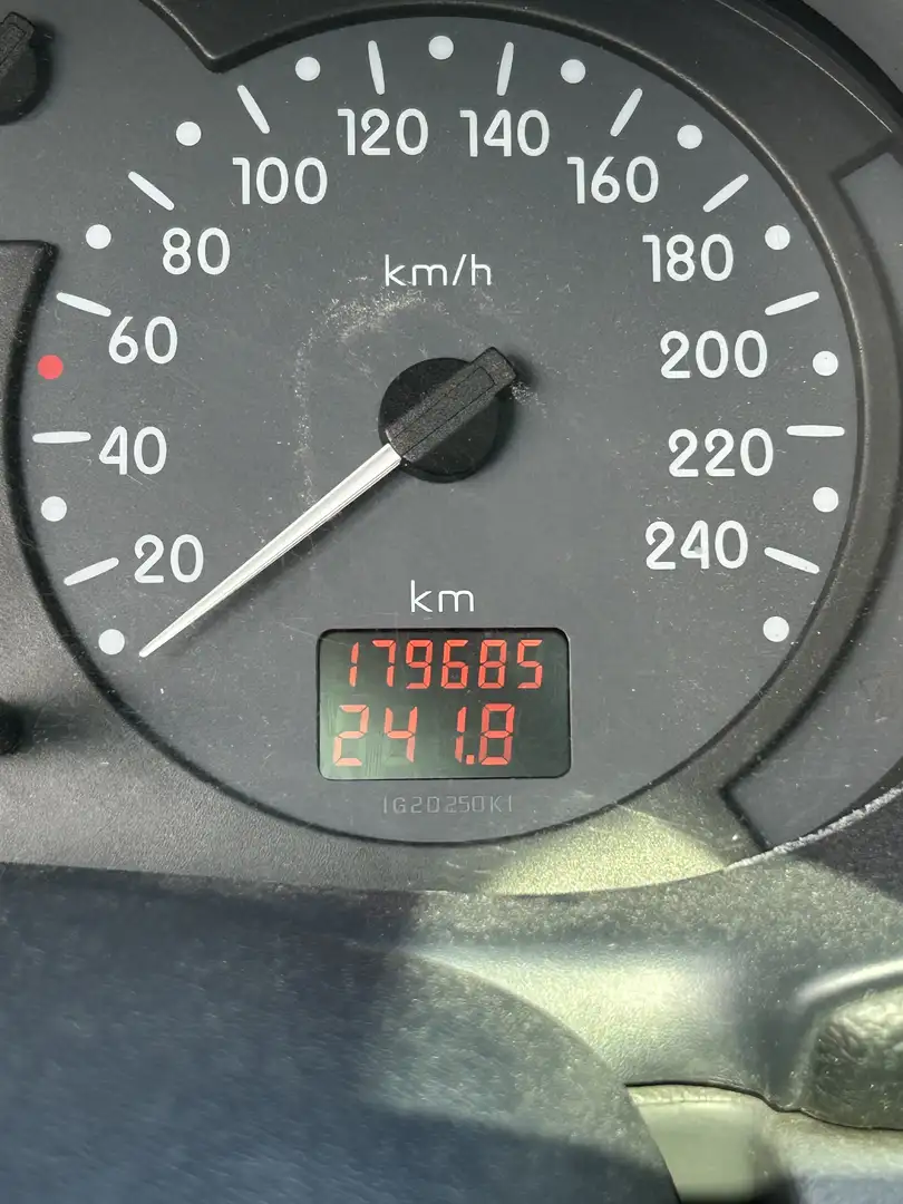 Renault Clio 1.2i Base - 1