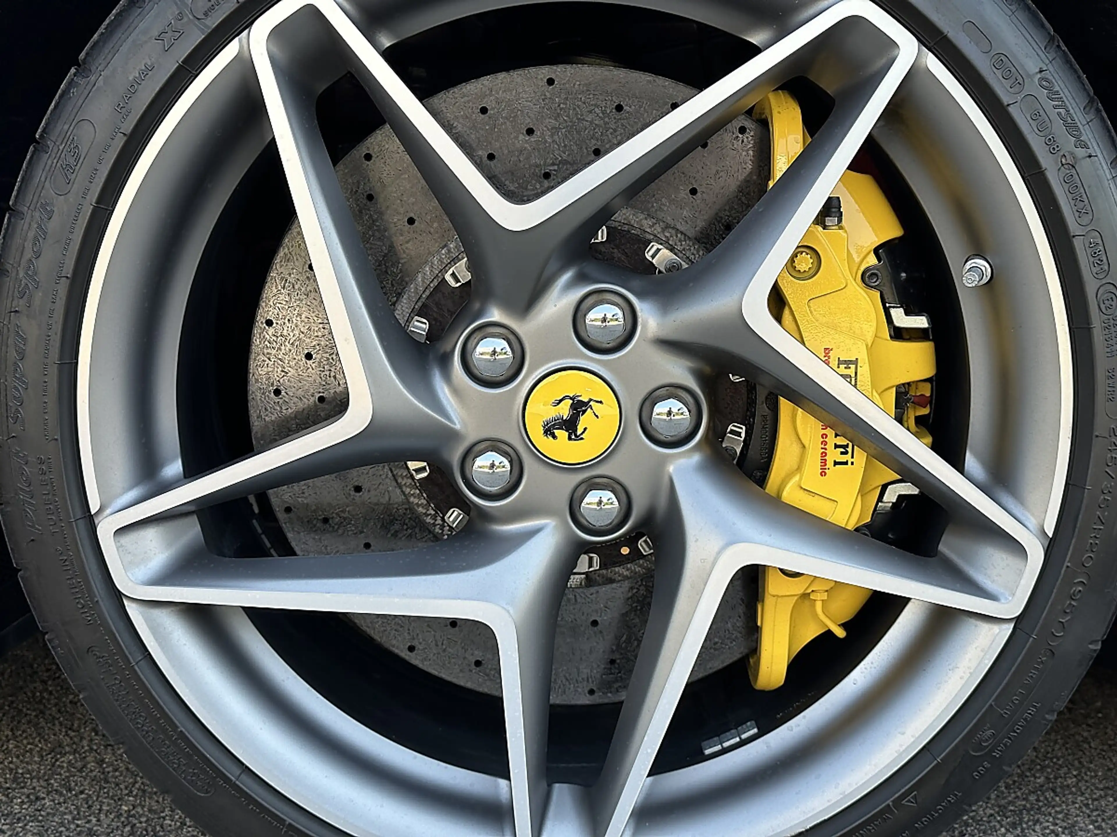Ferrari F8 Tributo — photo 10
