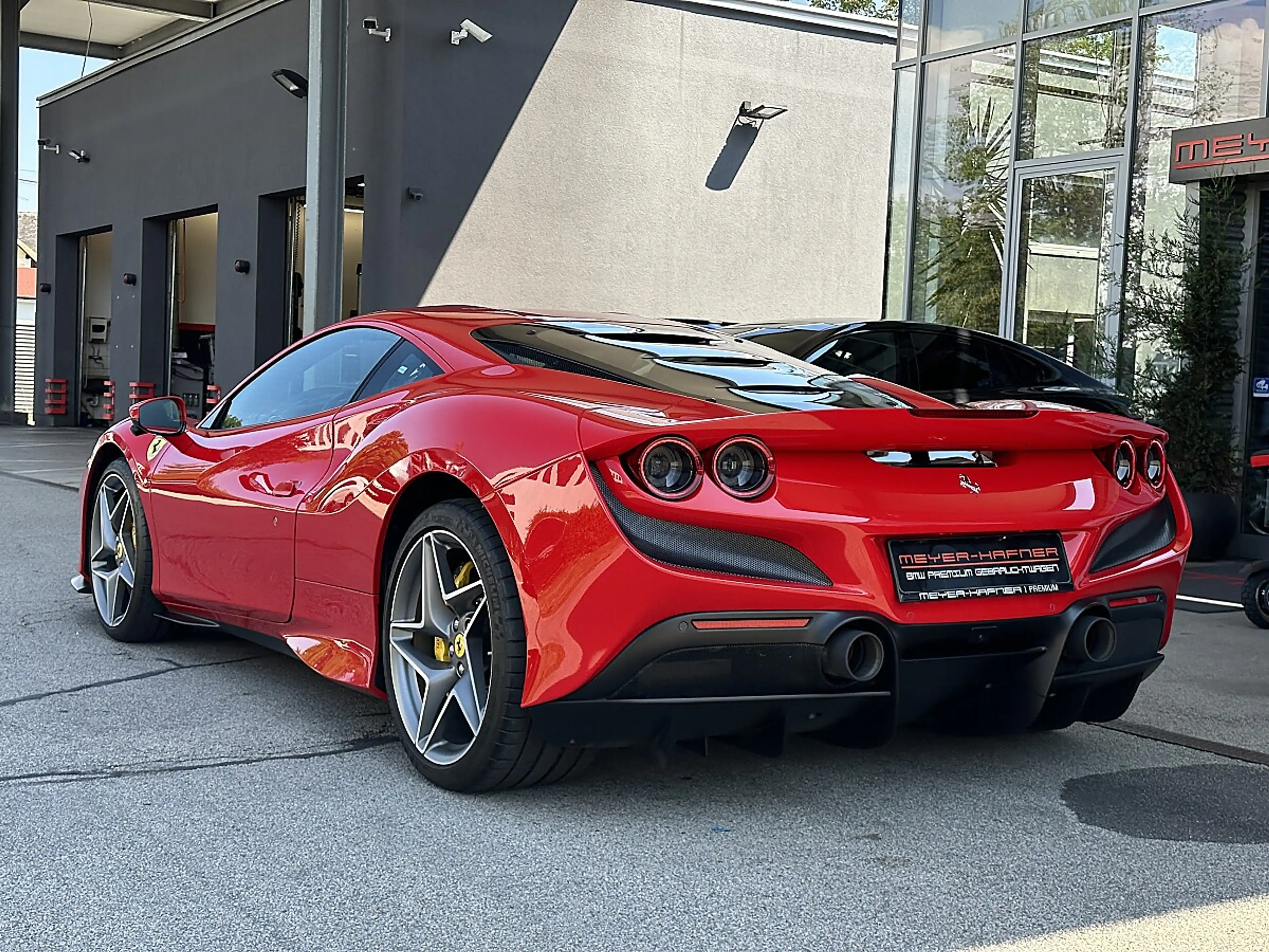 Ferrari F8 Tributo — photo 13