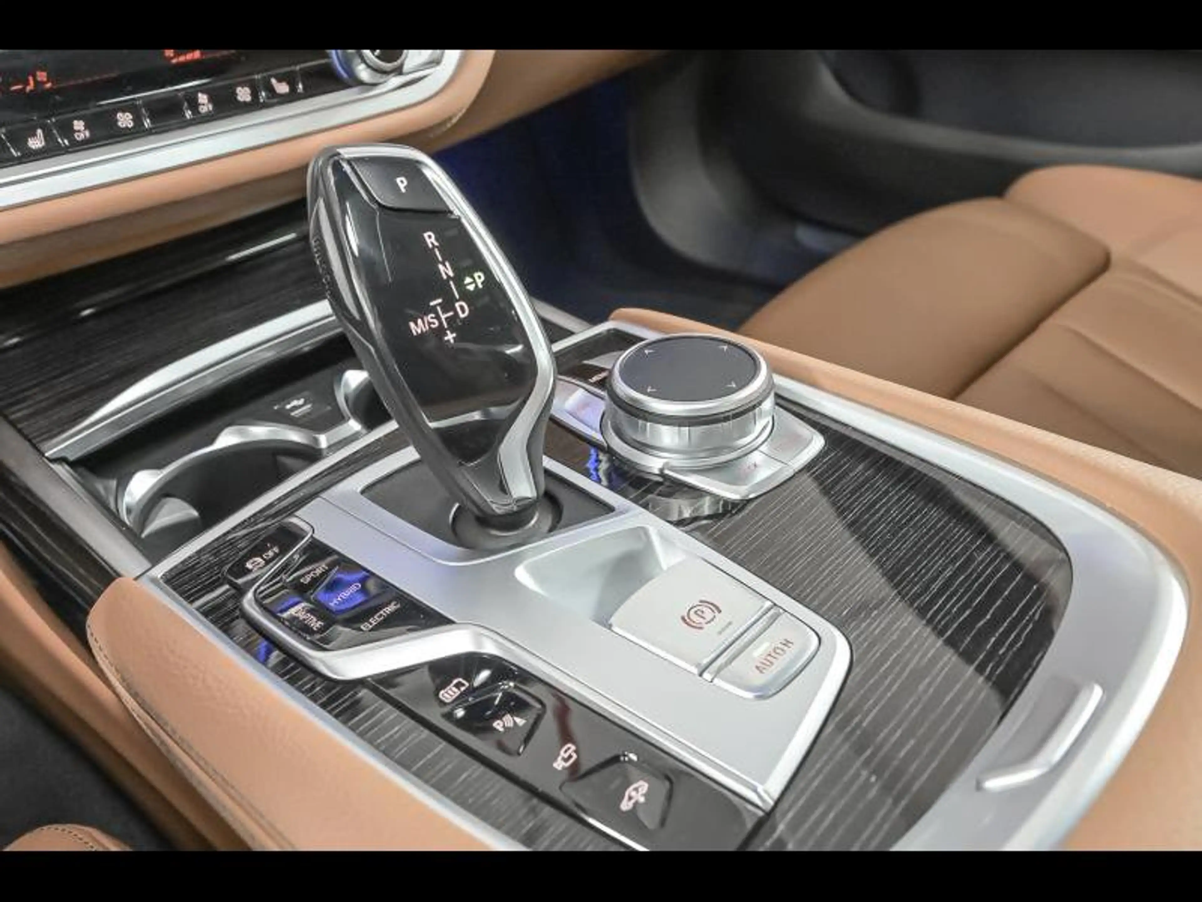 BMW 745 M sport — photo 11