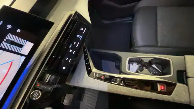 Peugeot 3008 view 11