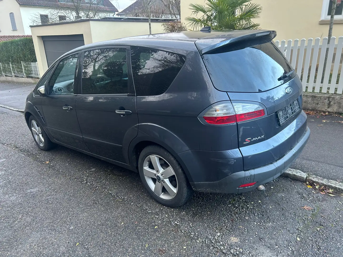 Ford S-Max 2.0 TDCi DPF Aut. Ghia TÜV   2027 Grau - 1