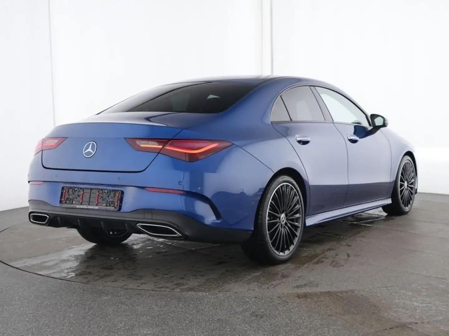 Mercedes-Benz CLA 180 AMG NIGHT+KEYLESS+LED+NAV+KAMERA+19"AMG Schwarz - 2