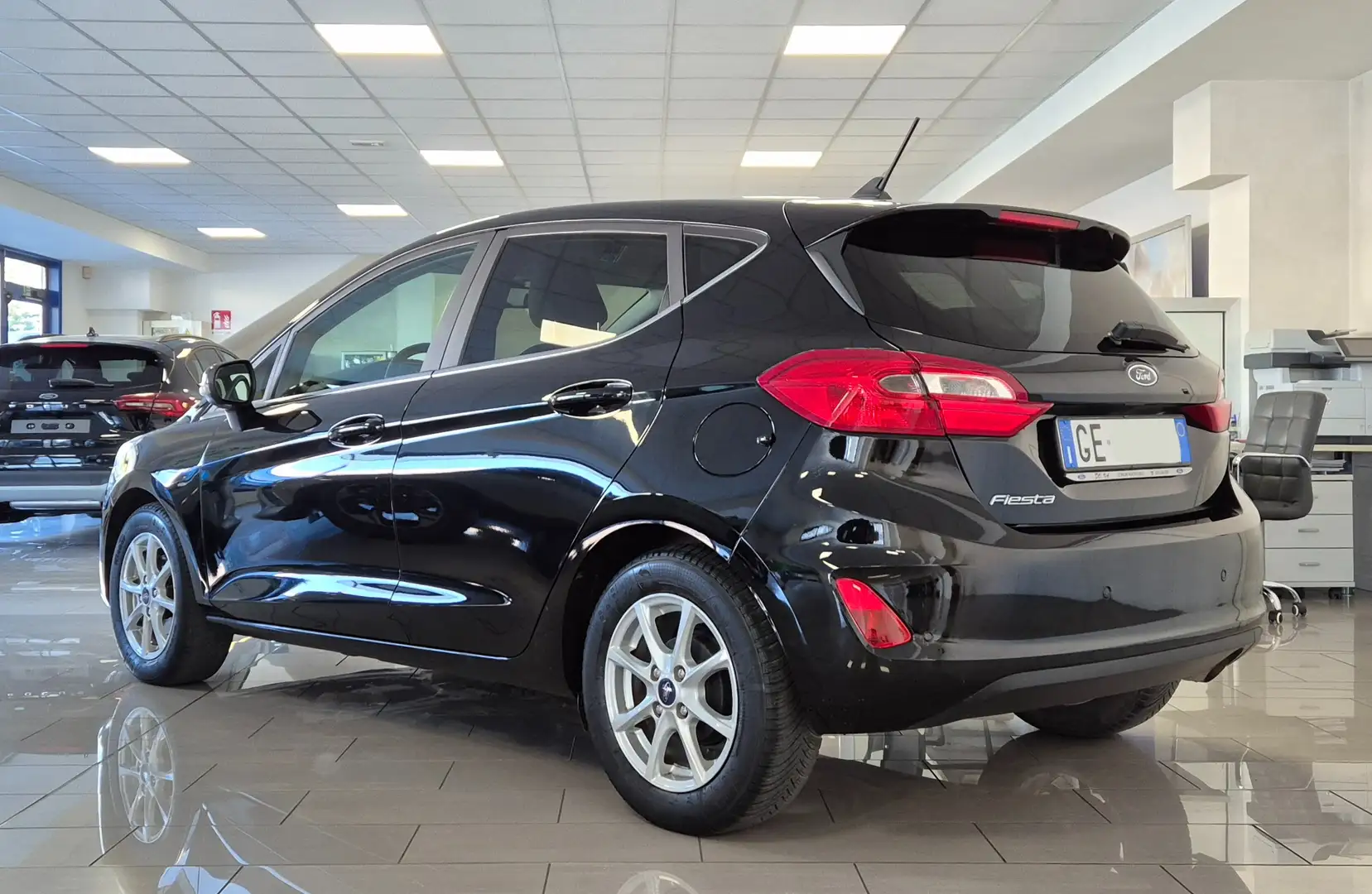 Ford Fiesta 1.1 Titanium 75 CV Schwarz - 2