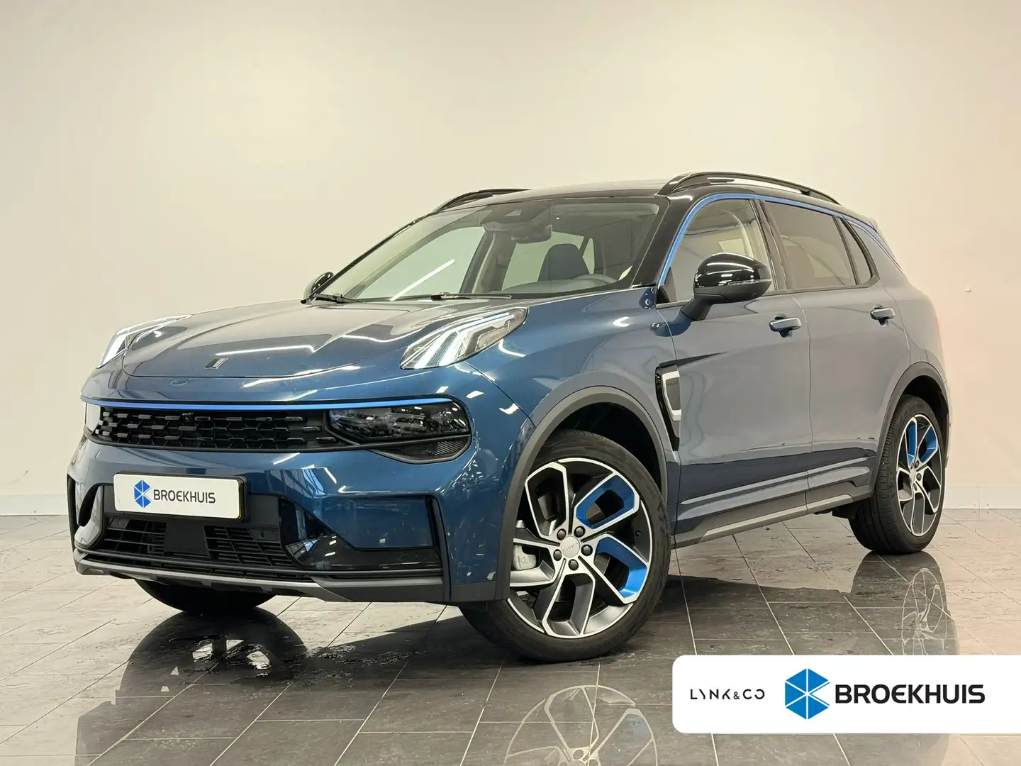 Lynk & Co 01 1.5 | 7,4 kW lader | Alarmsysteem | Apple Carplay/ Blauw - 1