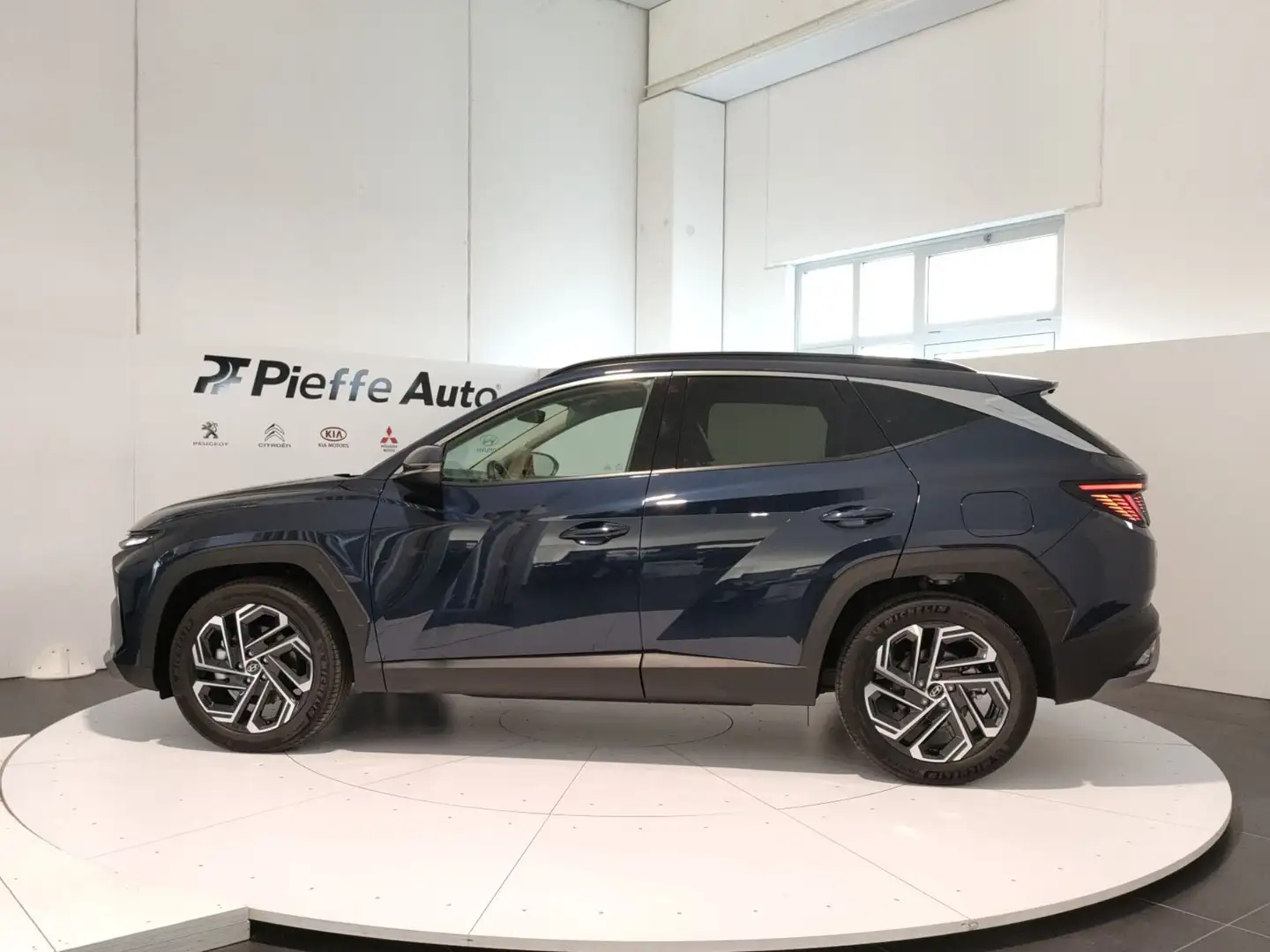 Hyundai TUCSON PE 1.6CRDI DCT 136 48V EXELLENCE * Blau - 2