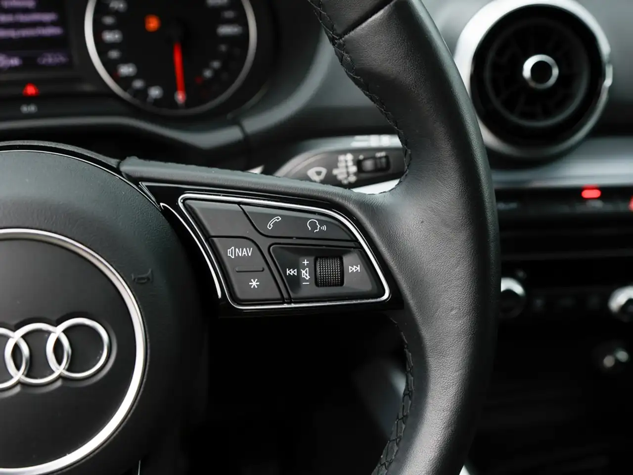 Audi Q2 40 TFSI quattro S line Panorama Kamera Leder, миниатюра 19