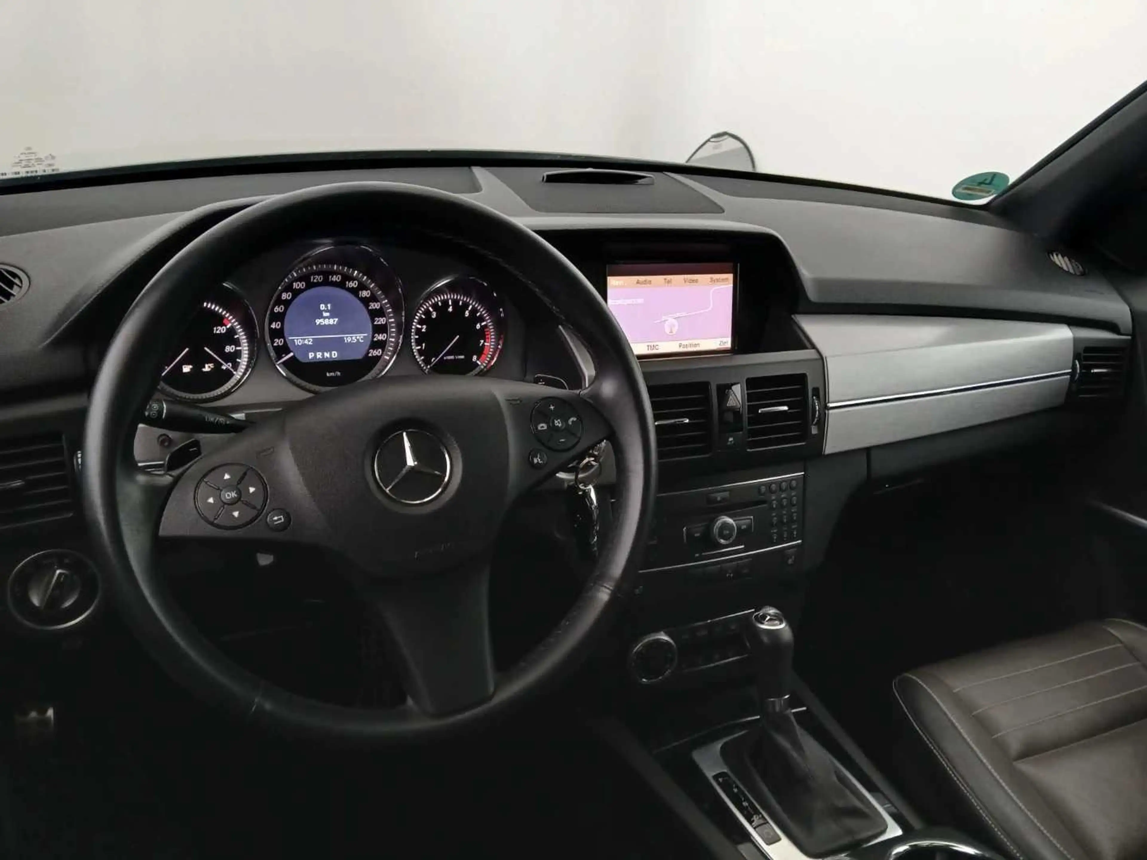 Mercedes-Benz GLK 350 AMG Line 4Matic/PANO/RFK/AHK/BI-XENON — photo 13