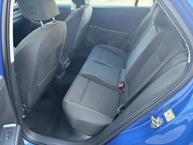 Volkswagen T-Roc view 12