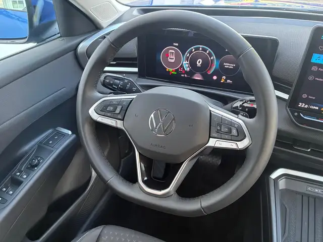 Volkswagen T-Roc view 14