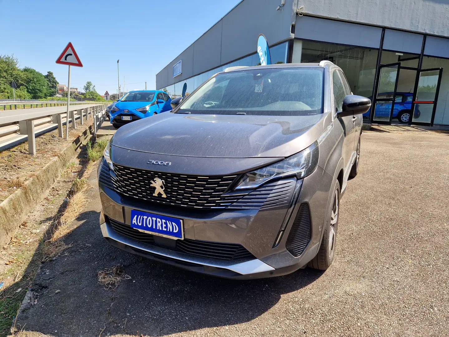 Peugeot 3008 1.5 bluehdi Allure Pack s Grigio - 1