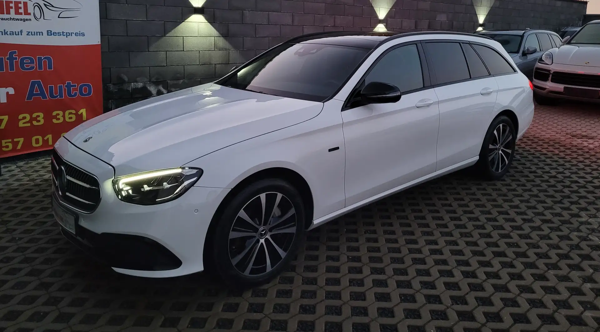 Mercedes-Benz E 300 E 300 de*NIGHT PAKET*PANORAMA*ALU 19ZOLL*ACC*SHZ Blanc - 1