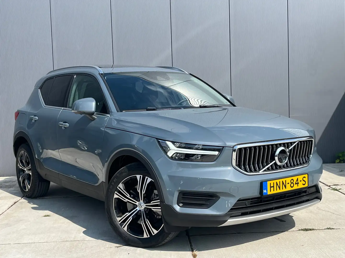 Volvo XC40 1.5 T5 Recharge Inscription / Lederen Bekleding / Grijs - 2