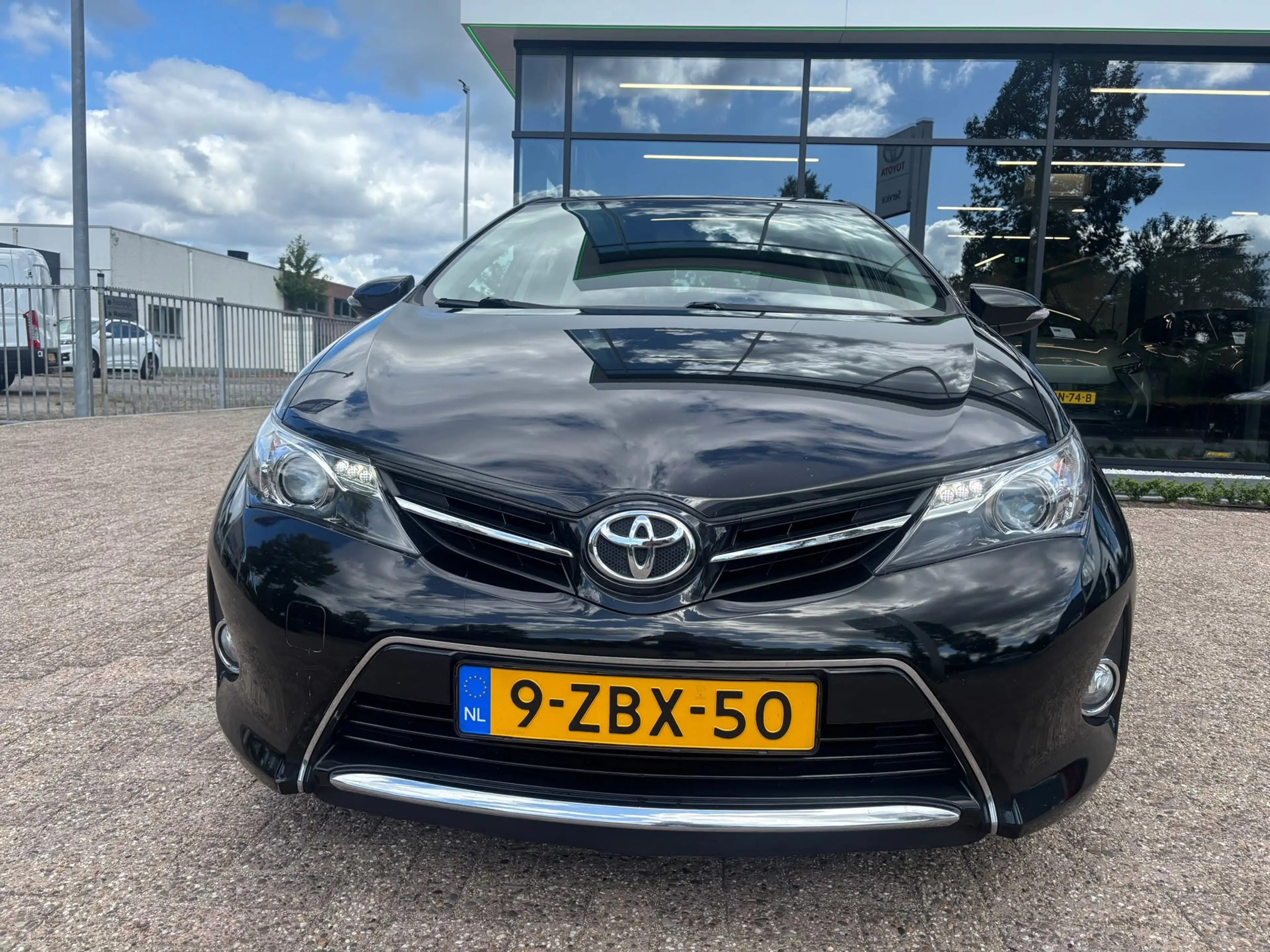 Toyota Auris 1.6 Now|Trekhaak — photo 3