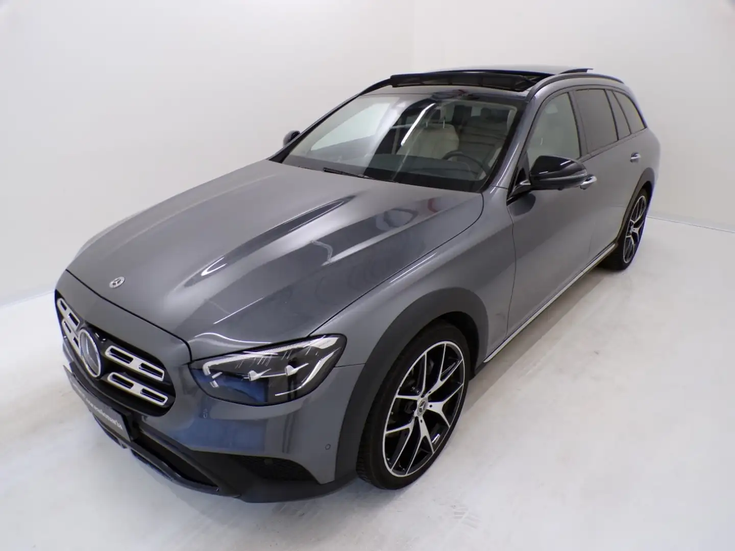 Mercedes-Benz E 220 - E SW All-Terrain 220 d mhev Icon Collection 4mat Grey - 1