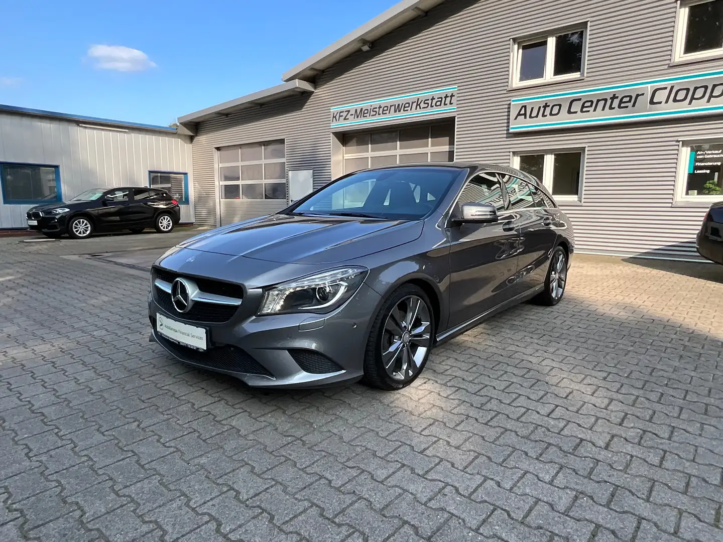 Mercedes-Benz CLA 200 CDI Shooting Brake DCT "Urban" Automatik Grau - 1