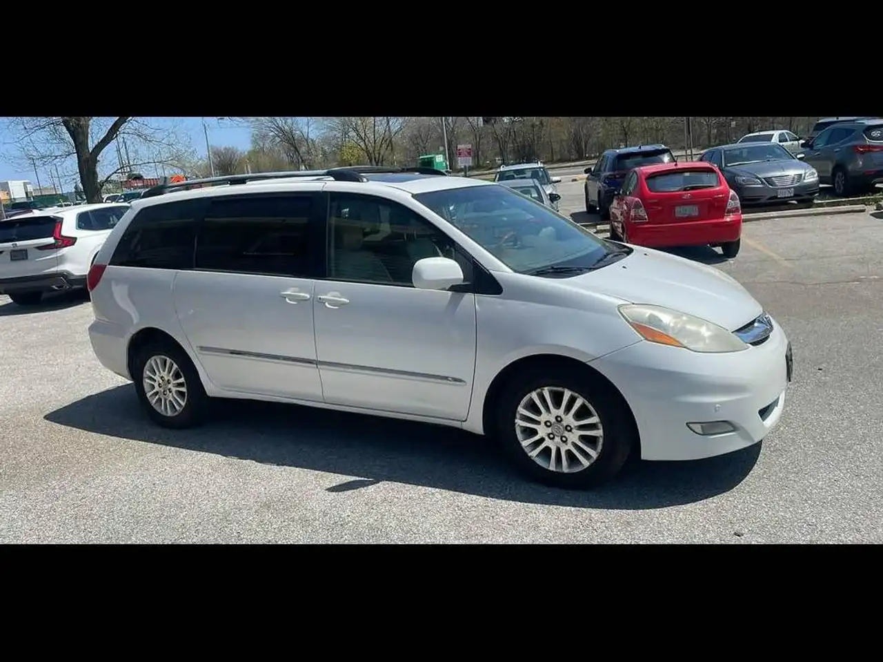 Toyota Sienna снимка Toyota Sienna